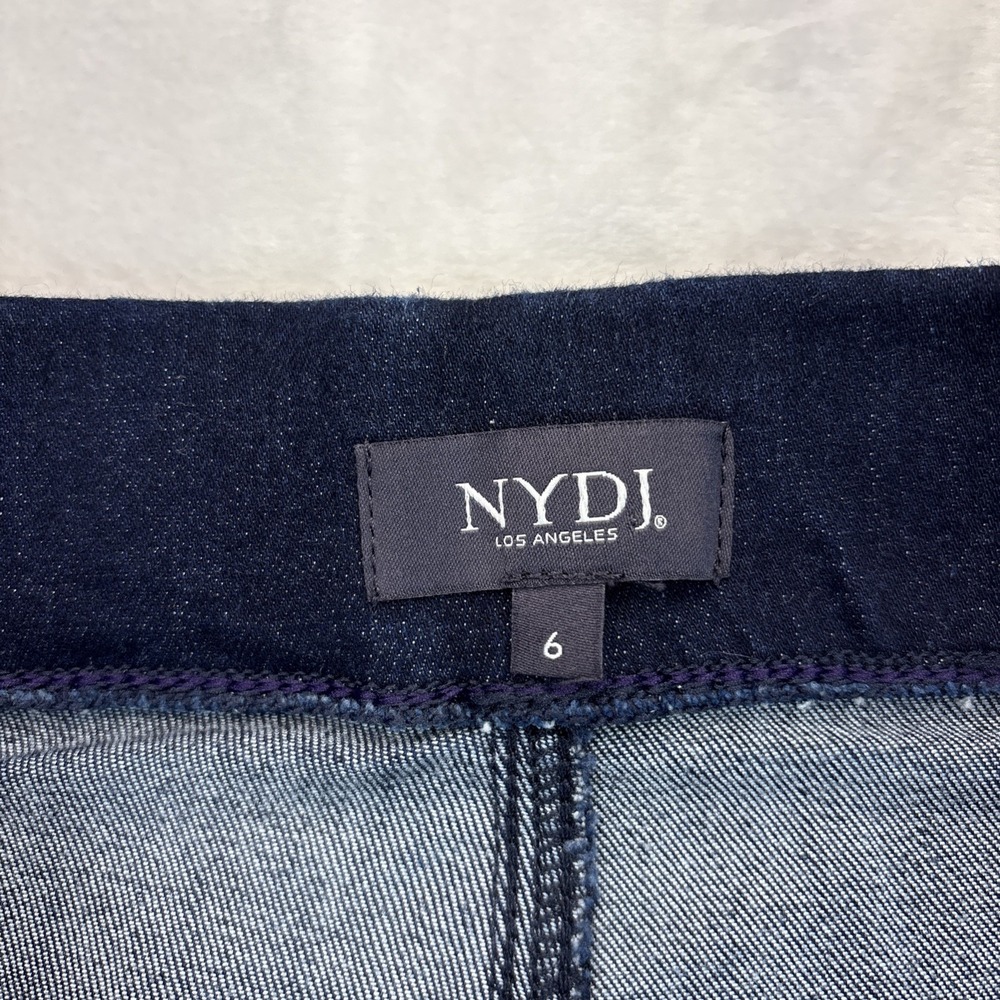 NYDJ Cool Embrace Pull-On Denim Shorts Sz 6 Slimming Stretch Casual - Picture 2 of 16
